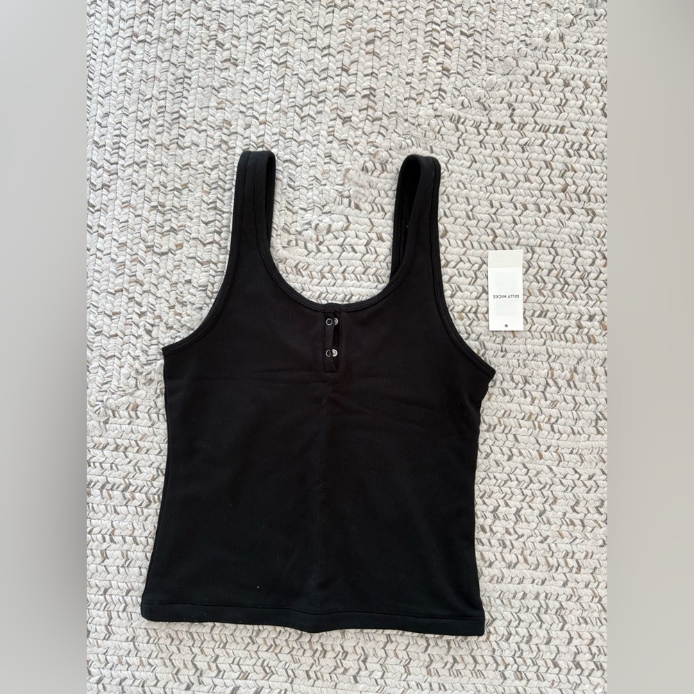 NEVER WORN, WITH TAGS. Hollister Black Ribbed Scoop Tank with Front Snap